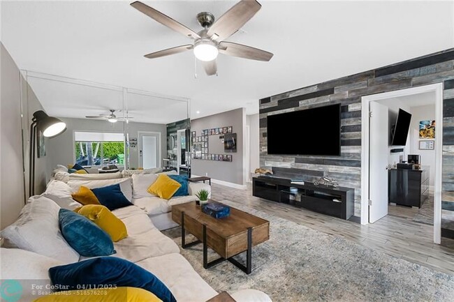 Building Photo - 914 Orange Isle