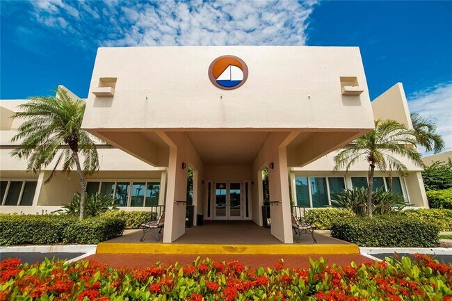 Building Photo - 7700 Sun Island Dr S