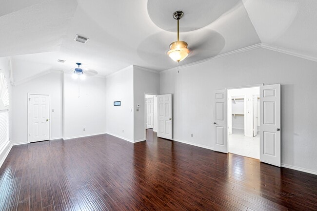 Building Photo - 902 Fairgate Dr