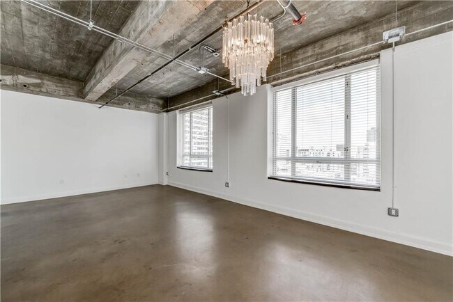 Building Photo - 710 Colorado St