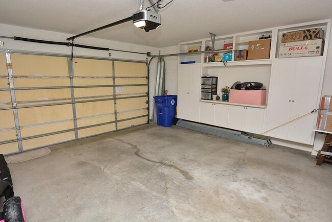 Building Photo - 1020 SW Balmoral Trce