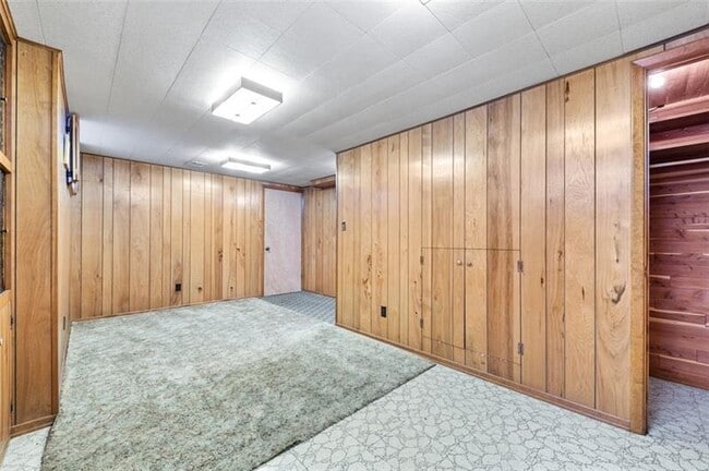 Building Photo - 4813 Sandy Dr