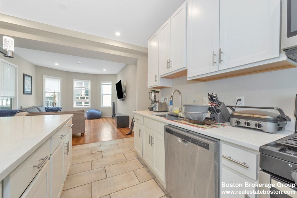 Building Photo - 228 Calumet St