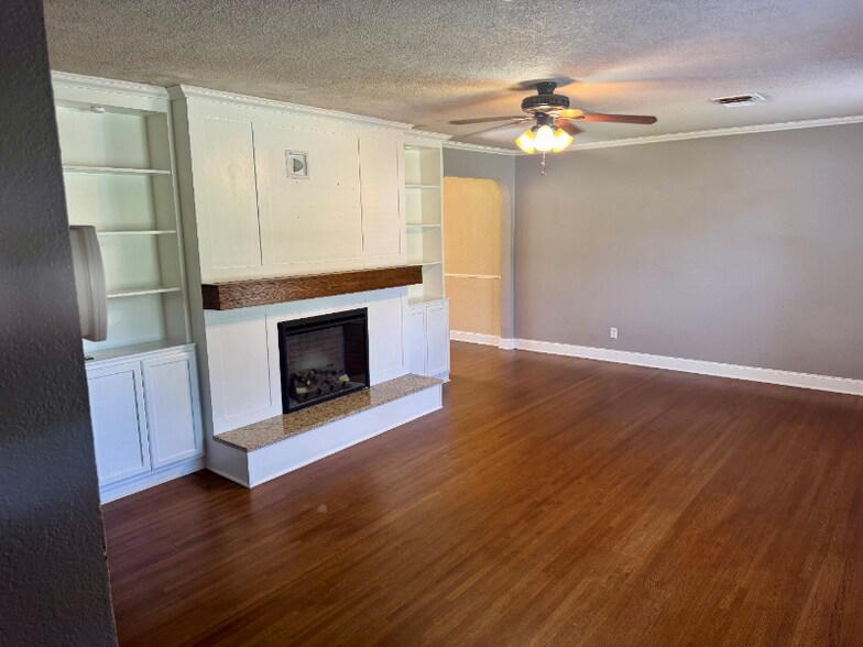 Building Photo - 315 S Glendale