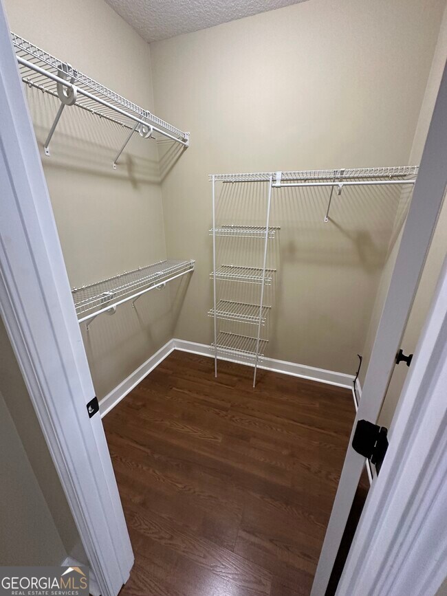 Building Photo - 101 Waters Edge Dr