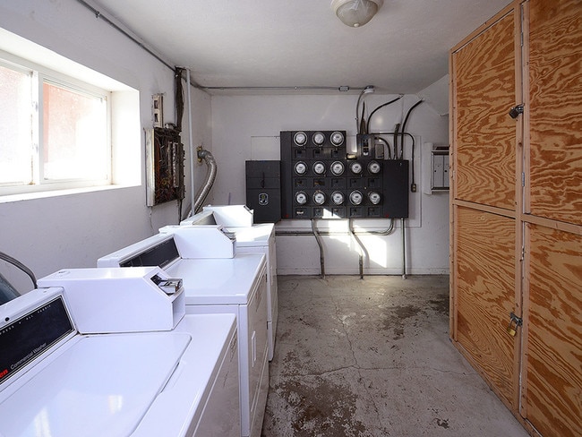 Building Photo - 612 N 46th St