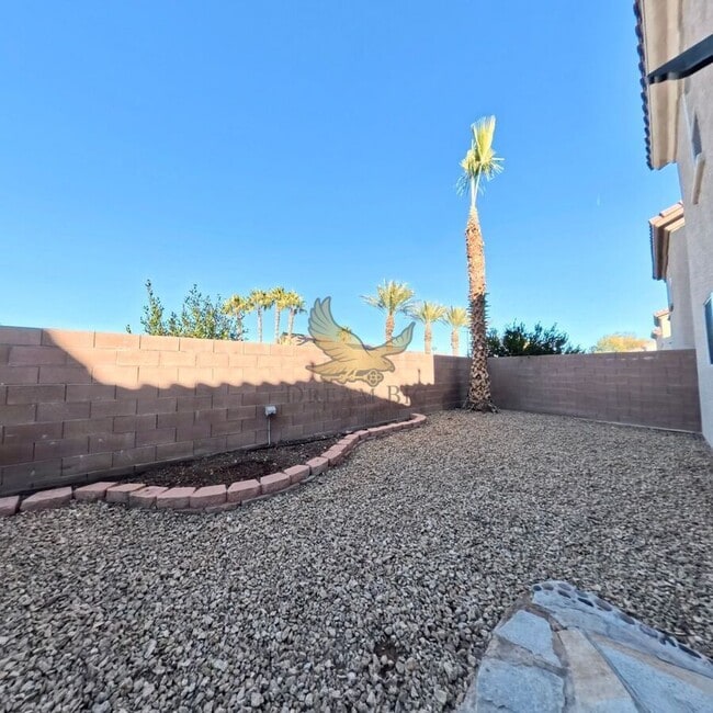 Building Photo - 548 Haunts Walk Ave