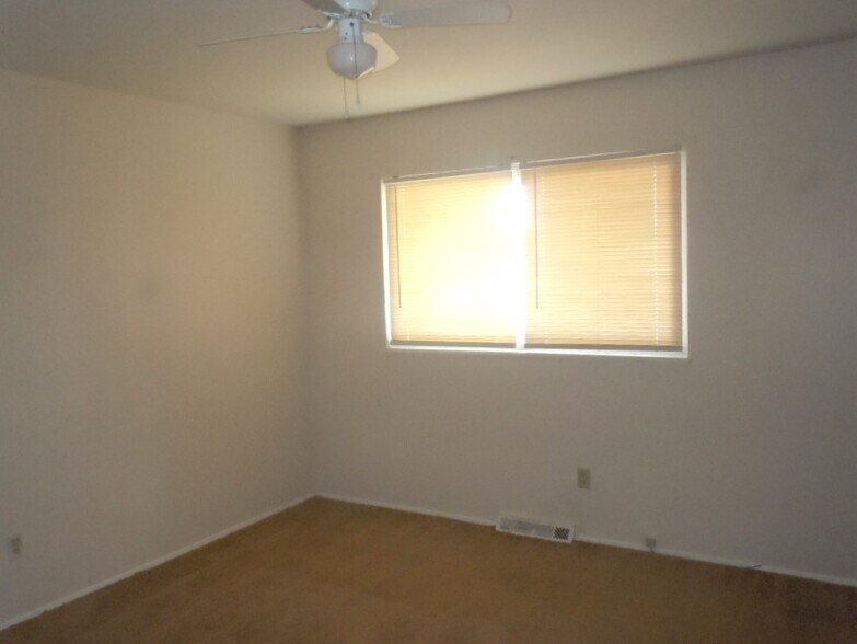 Building Photo - 119 Wolf Ave