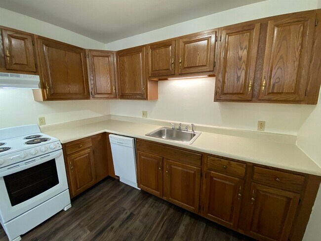 Building Photo - 124 Orange St