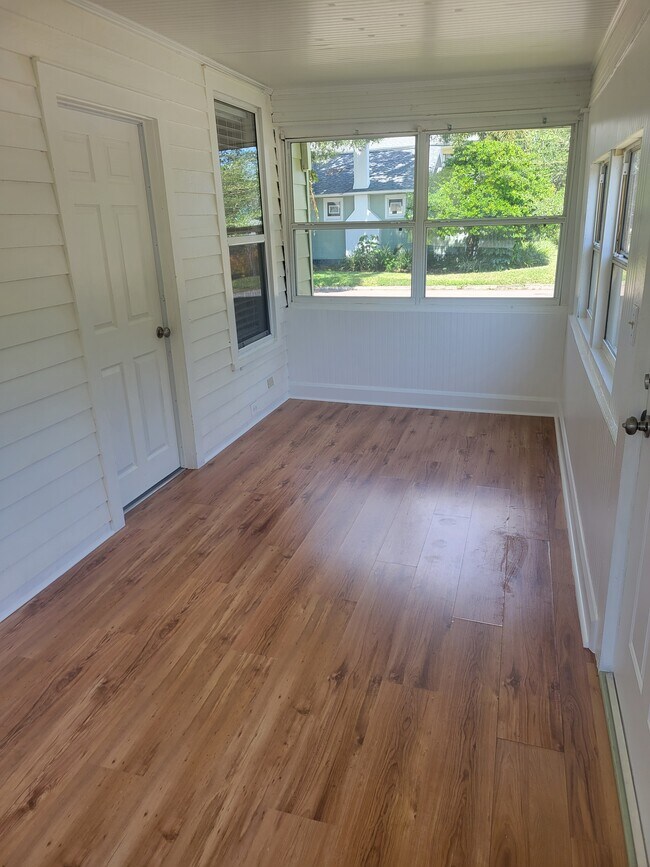 Building Photo - 1240 13th St N