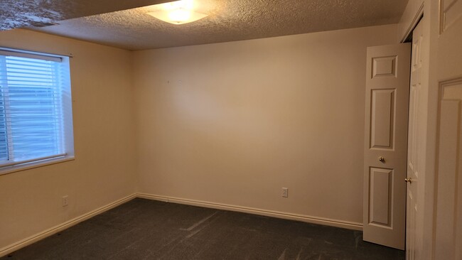 Building Photo - 9381 S 3110 W