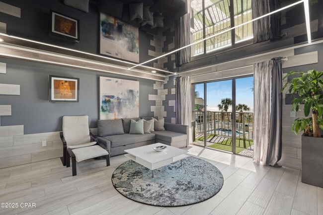 Building Photo - 8743 Thomas Dr