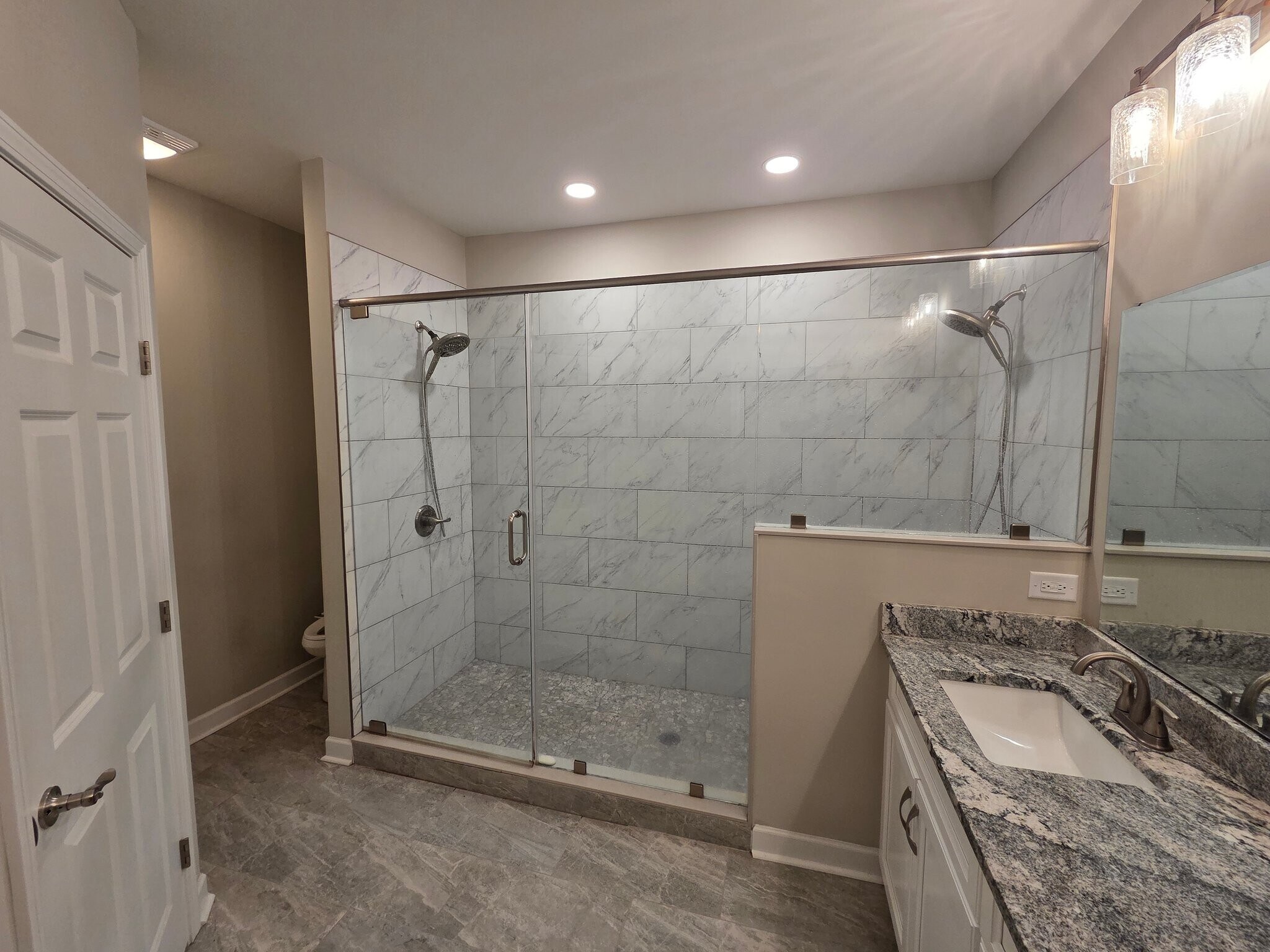Building Photo - 2230 Evergreen Dr