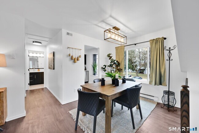 Building Photo - 62 Candlewood Dr