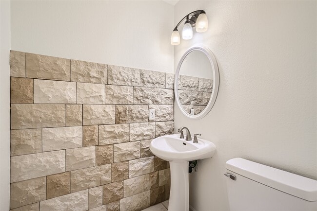 Building Photo - 7516 Sea Spray Ave