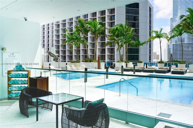 Building Photo - 200 Biscayne Blvd Way