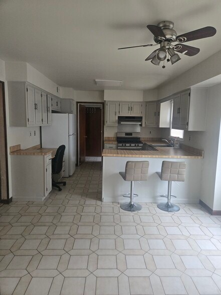 Building Photo - 15 Cardinal Ct