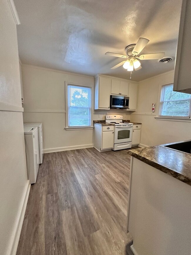 Building Photo - Willoughby Apartment-2 Bedroom