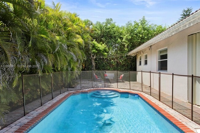 Building Photo - 9339 SW 98th Pl