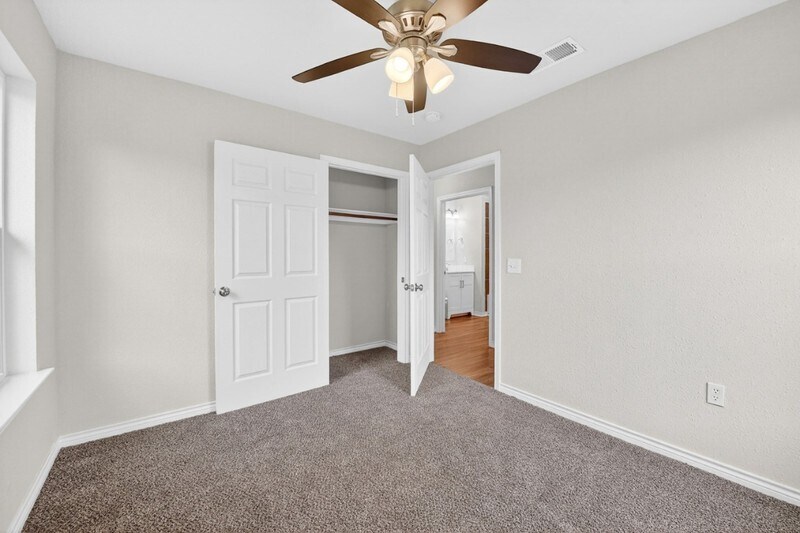 Building Photo - 317 Jones St