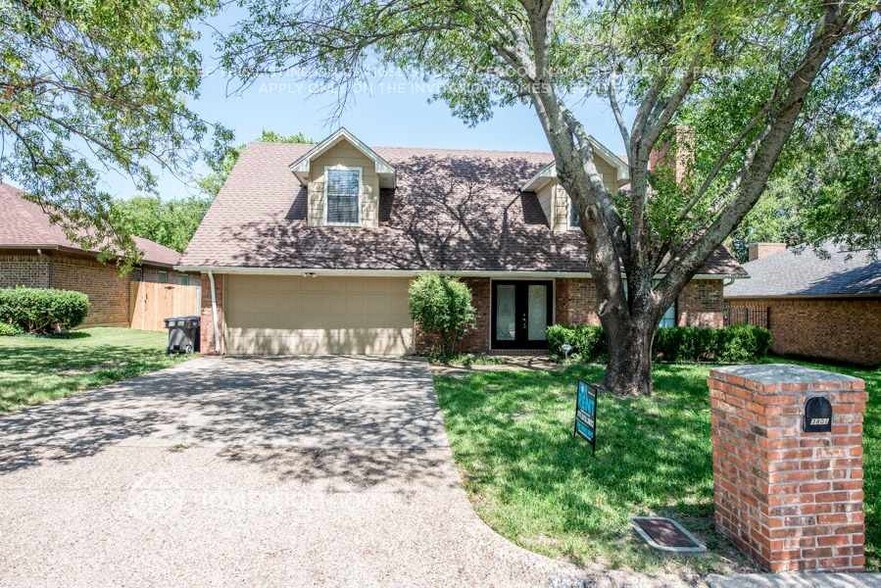 Primary Photo - 3801 Devonaire Dr