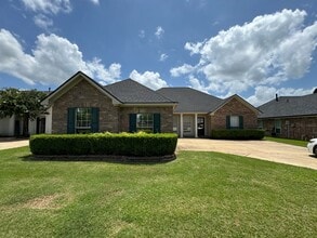 Building Photo - 1002 Creole Dr