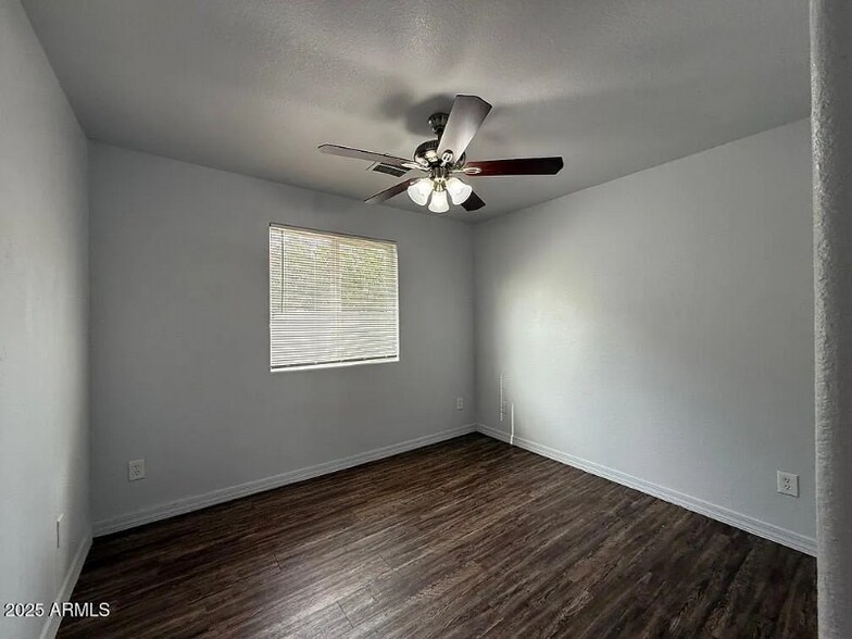 Building Photo - 3324 W Jackson St