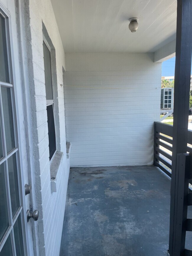Building Photo - 600 Riverview Blvd