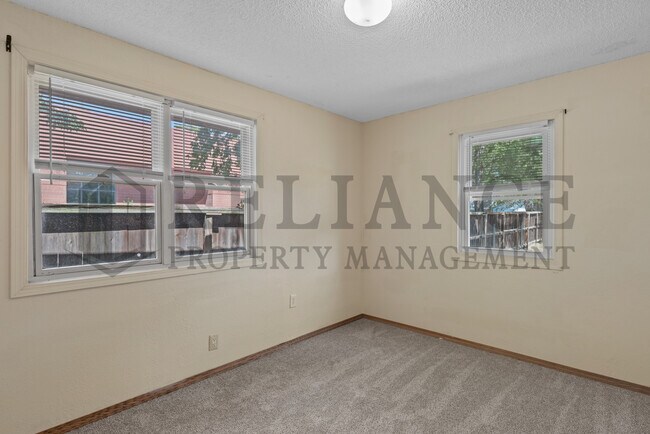 Building Photo - 432 N Elizabeth St