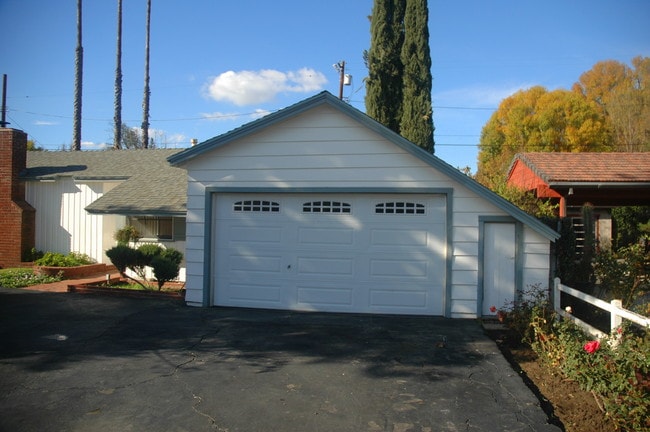 Building Photo - 23265 Leonora Dr