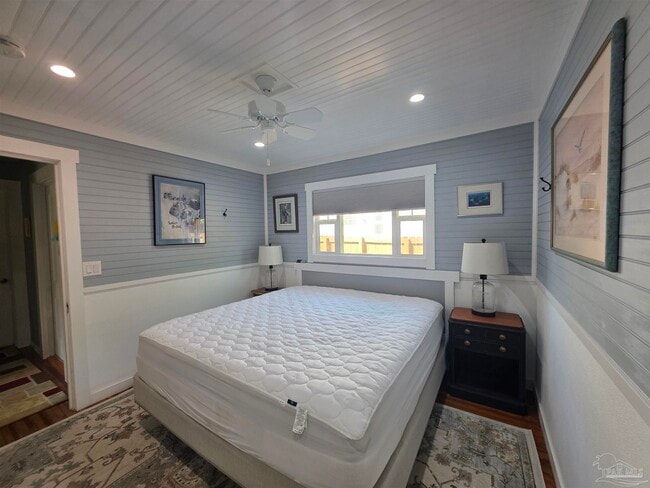 Building Photo - 430 S 1st St