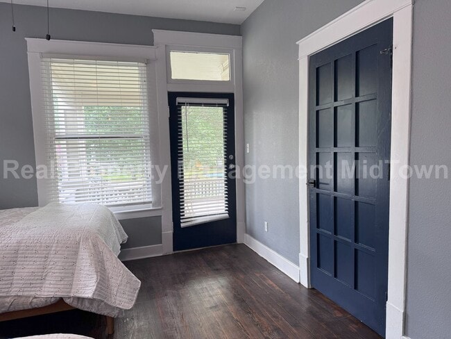 Building Photo - Live in the Heart of One of Dallas’ Most I...