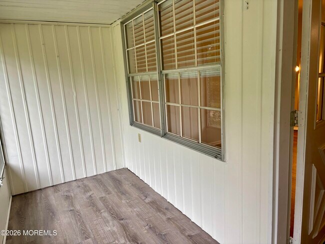 Building Photo - 1192B Clydebank Ct