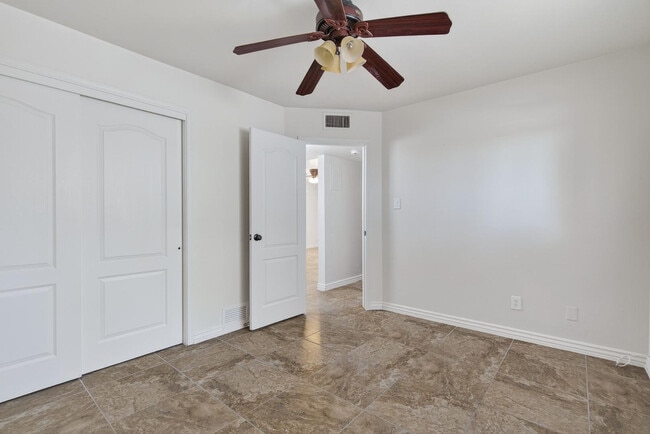 Building Photo - 7802 E Heatherbrae Ave