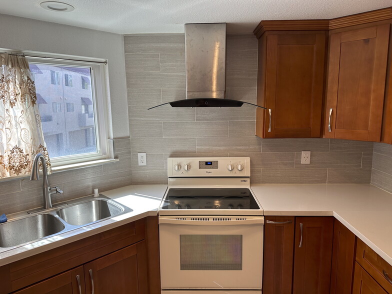 Kitchen 2 - 43 E Court Ln