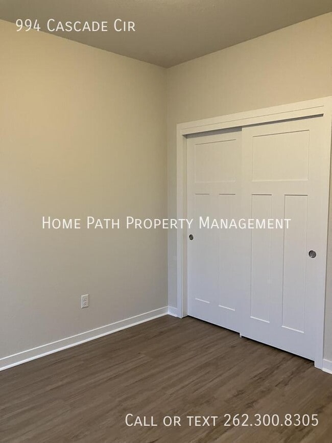 Building Photo - 994 Cascade Cir