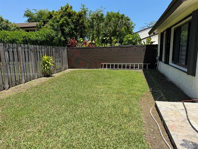 Building Photo - 12721 SW 68th Terrace