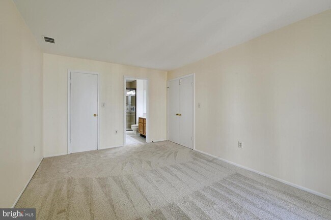 Building Photo - 7392 Elm Ct