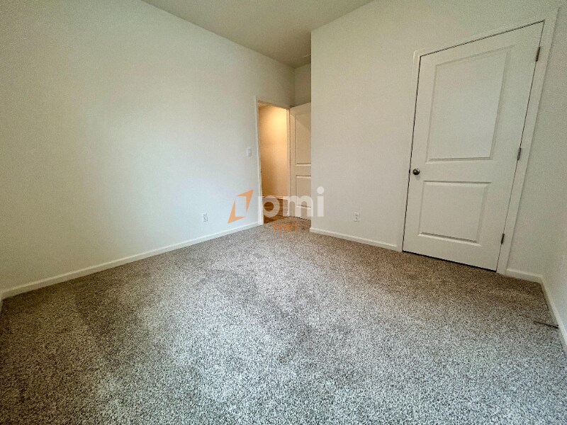Building Photo - 10360 Blaine St