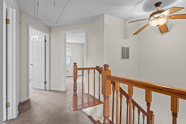 Building Photo - 528 Chanticlar Ct