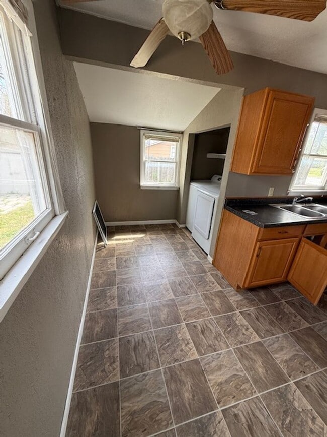 Building Photo - Italian Estates Property Management