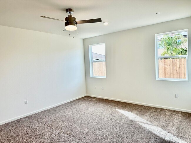 Building Photo - Lovely 4/2 Near Clovis East