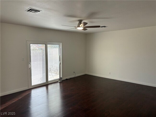 Building Photo - 2005 Fontenelle St