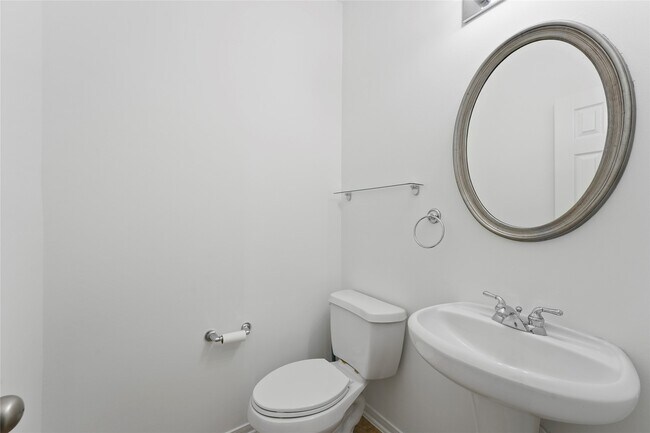 Building Photo - 26422 Creston Woods Dr