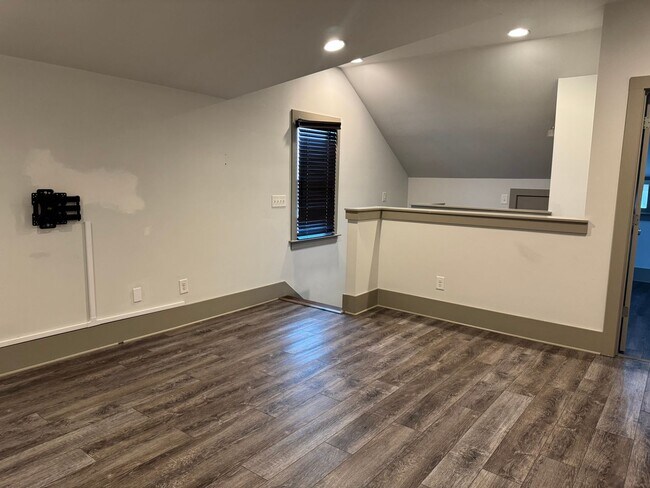 Building Photo - 1707 Hillside Ave
