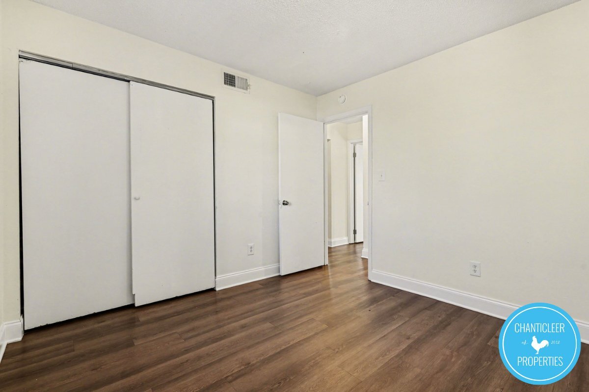 Building Photo - 115 Florence St