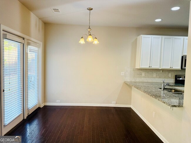 Building Photo - 256 Highland Pointe Cir E