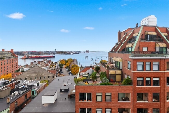 Building Photo - 350 North St