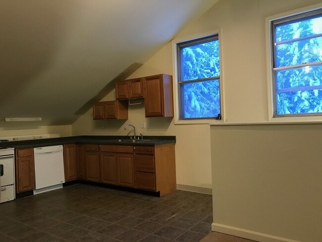 Building Photo - 147 Hunt Ct