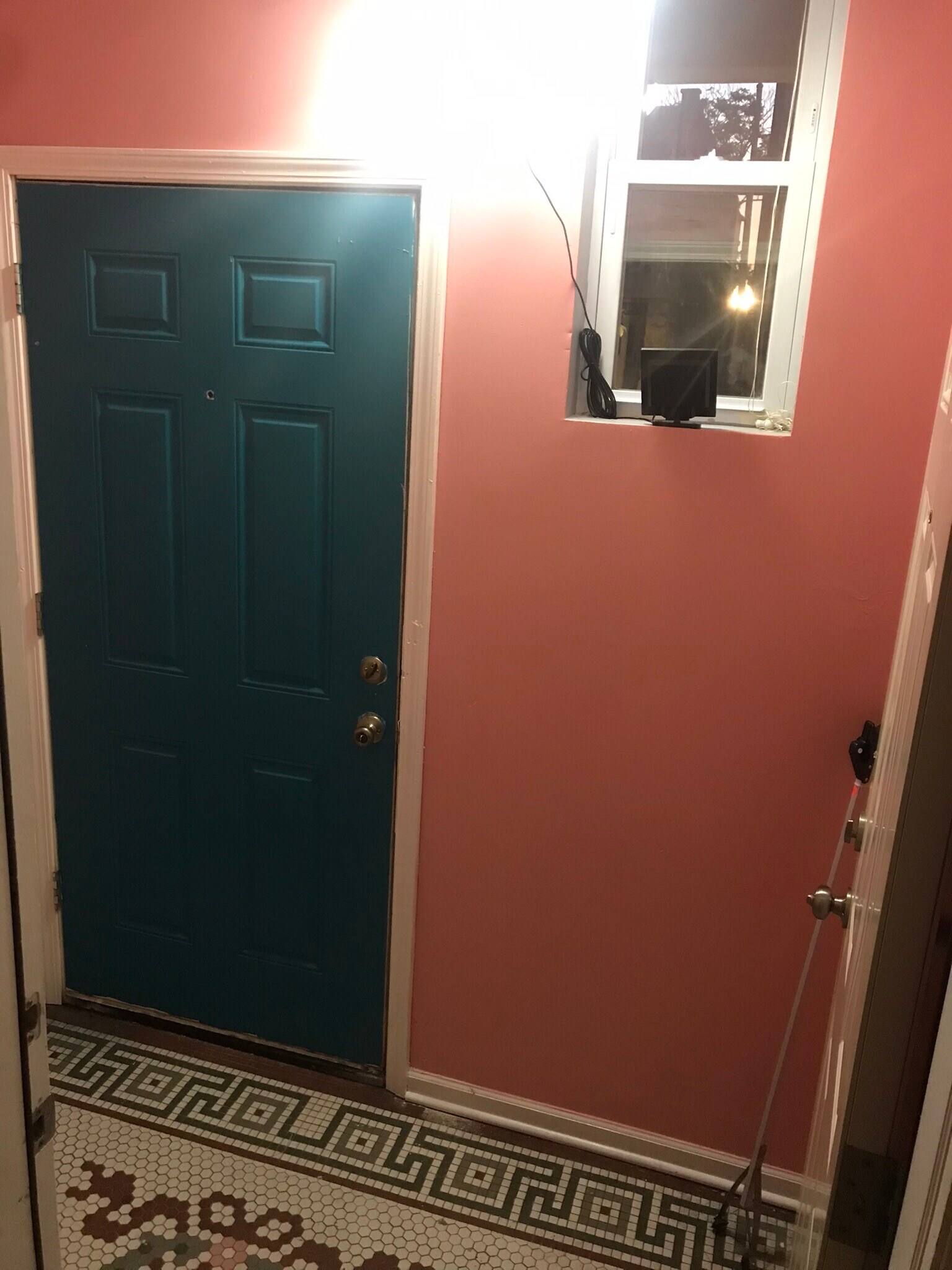 Entrance hallway 1st floor - 1631 S Central Park Ave